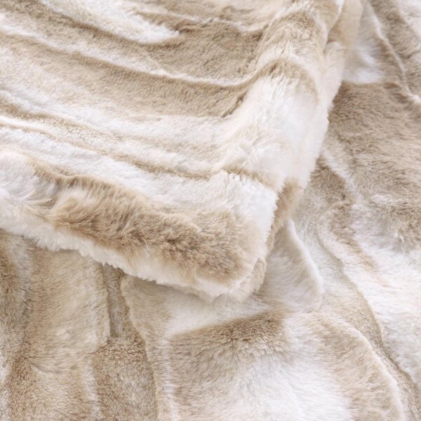 Béžová deka z umělé kožešiny 180x220 cm Cheyenne – douceur d'intérieur