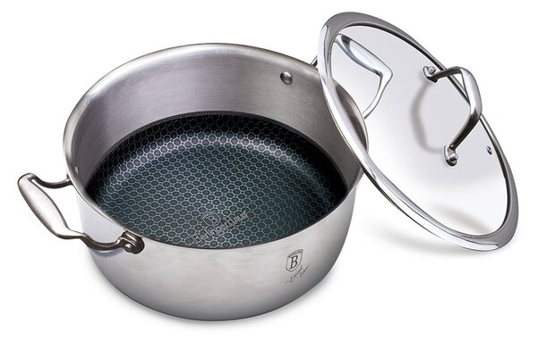 Kastrol s poklicí a nepřilnavým povrchem 24 cm Eternal Collection