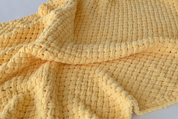 Deka Knittingly vanilkově žlutá Ručně pletená deka 130/170