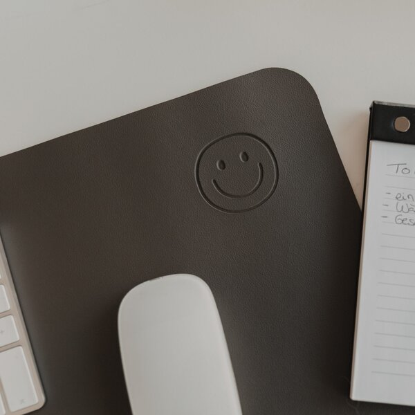 Podložka na pracovní stůl Smile Anthracite 80 × 40 cm