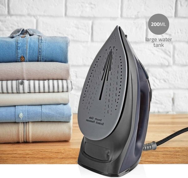 Nedis IRON1000 - Napařovací žehlička 2200W/230V černá