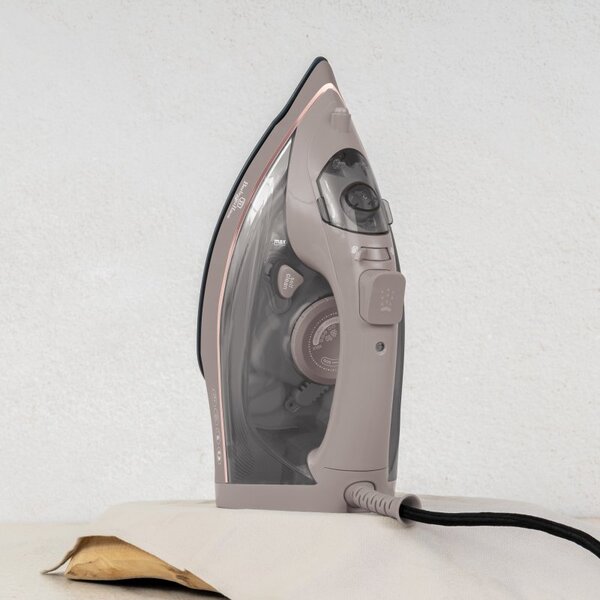 Žehlička napařovací 2200 W Taupe Collection