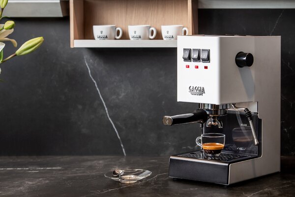 Gaggia Classic E24 bílá