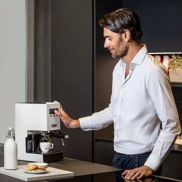 Gaggia Classic E24 bílá