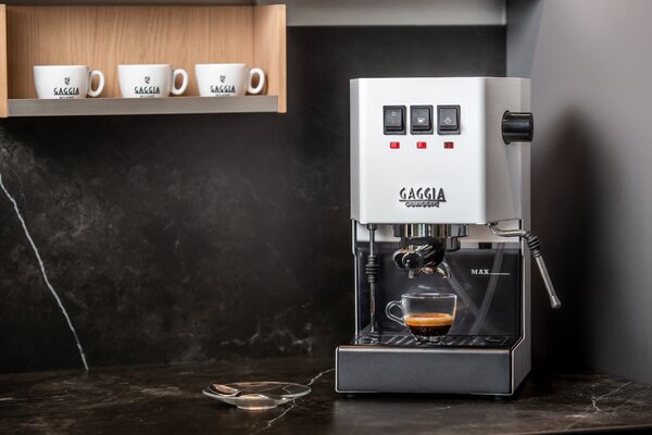 Gaggia Classic E24 bílá