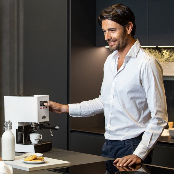 Gaggia Classic E24 bílá