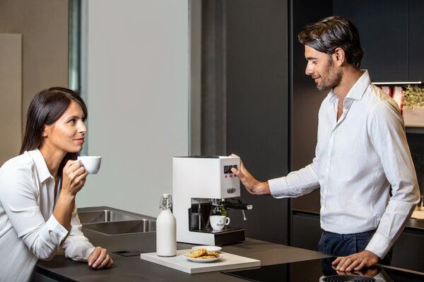Gaggia Classic E24 bílá