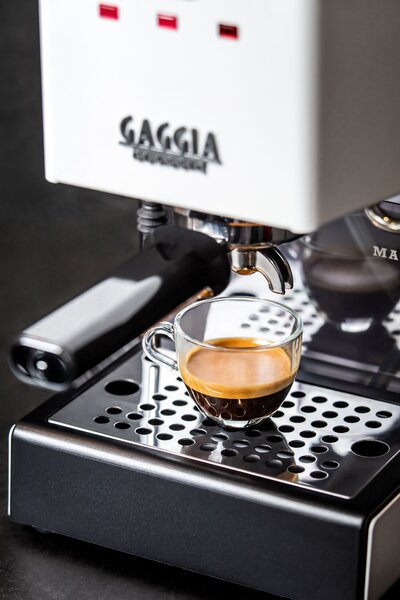 Gaggia Classic E24 bílá