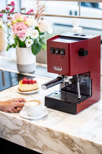 Gaggia Classic E24 červená