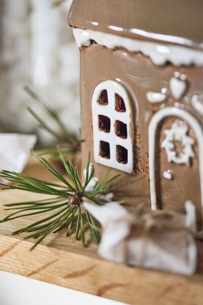 Keramický svícen Stillenat Gingerbread Door Wreath