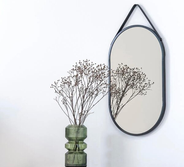 Nordic Living Černé kovové závěsné zrcadlo Trapade 60 x 35 cm