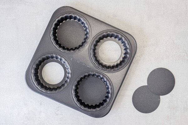 Forma na pečení MasterClass Four Hole Tartlet