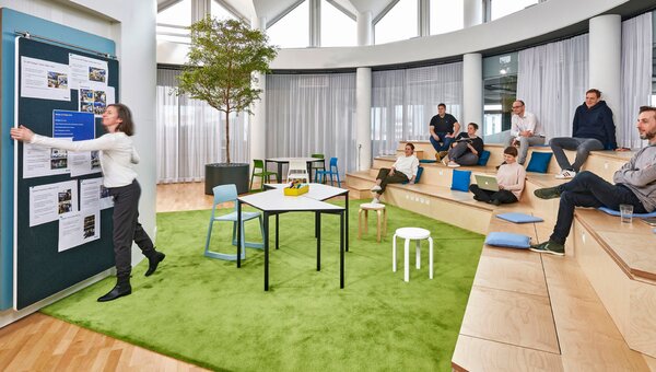 Vitra designové židle Tip Ton