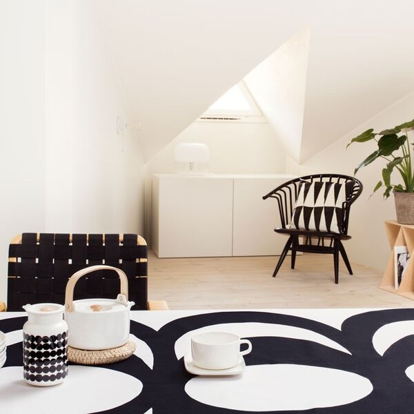 Marimekko Konvice Oiva 0,7l, bílá