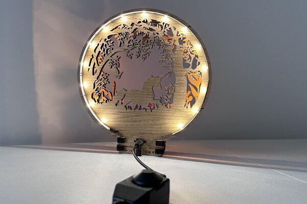 "Jednorožec" lampa 20x22cm provedení povrchu: dub