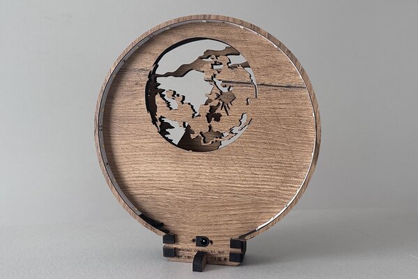 "Vlk a měsíc" lampa 20x22cm provedení povrchu: dub