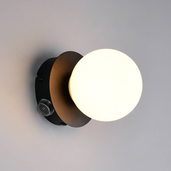 Trio Lighting Nástěnné světlo Alfio, Ø 11 cm, matná černá, kov/sklo, IP44, Černá, Koupelna, kov, Moderní
