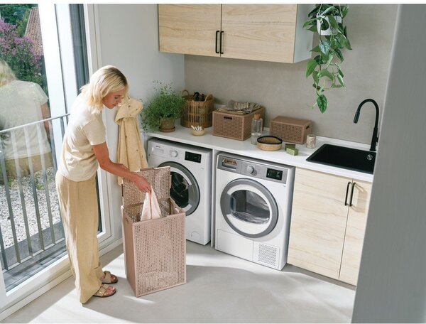 Starorůžový koš na prádlo z recyklovaného plastu 60 l Kaya – Curver