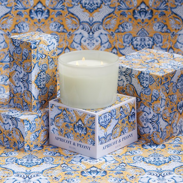 ROURA Apricot & Peony Vonná svíčka ve skle, 300 g