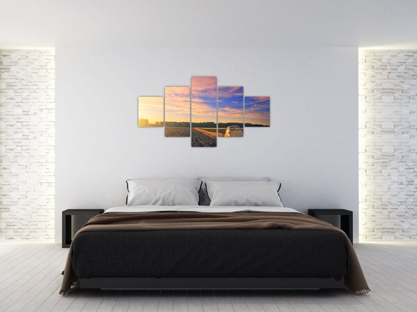Obraz žlutého auta v poli (125x70 cm)