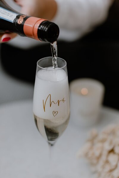 Sklenice na sekt Mr. a Mrs. – set 2 ks