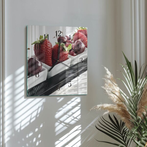 Skleněné hodiny na stěnu Jahody zskc-30x30-00178425