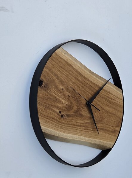 Dřevěné hodiny -50cm, přírodní dřevo - dub, černý kovový rám (50B6)