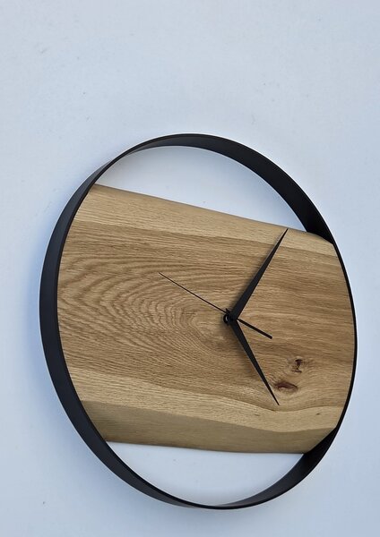 Dřevěné hodiny -50cm, přírodní dřevo - dub, černý kovový rám (50B5)