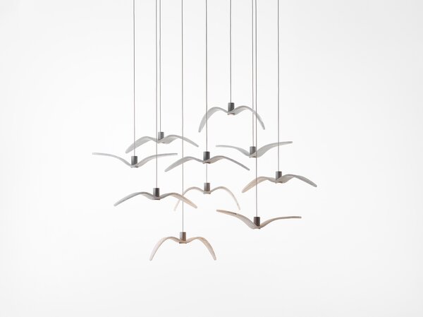 Designové závěsné svítidlo Brokis Night Birds Mini PC1387 Povrch Montury: Stříbrný elox, Barva skla: Šedá kouřová - masiv, Baldachýn: Kov - černý matovaný komaxit se strukturou