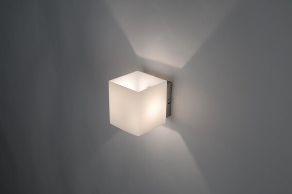 Nástěnné designové bílé svítidlo Qentio (LMD)