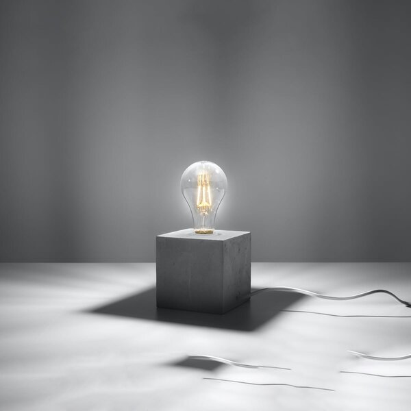 Stolní lampa Ariz, betonové tělo svítidla
