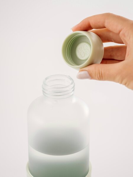 Skleněná lahev EQUA Glow Mint 750 ml