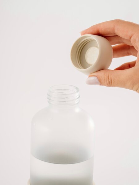 Skleněná lahev EQUA Glow Off White 750 ml
