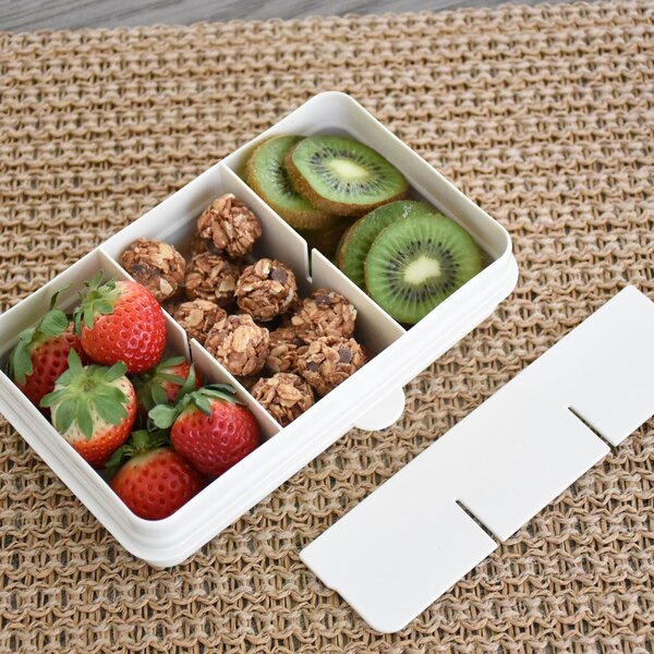 Melii Dělená krabička na svačinu Snackle box 6 přihrádek 684 ml Barva: béžová