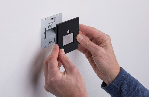 P 93135 LED vestavné svítidlo do zdi Edge Quadro hranaté se senzorem 8x8cm 1,2W 230V 2700K černá mat - PAULMANN