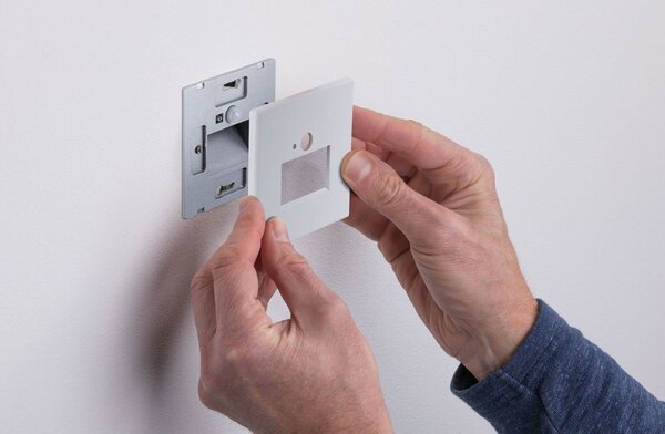 P 93133 LED vestavné svítidlo do zdi Edge Quadro hranaté se senzorem 8x8cm 1,2W 230V 2700K bílá - PAULMANN