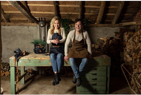 Kožená venkovní zástěra Esschert Design Barbecue