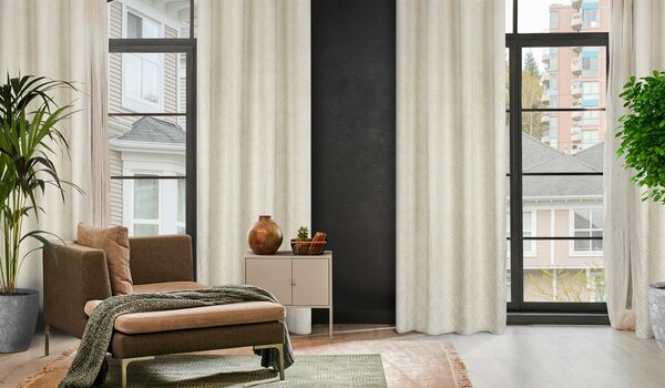 ZATEMŇOVACÍ ZÁVĚS NA KROUŽCÍCH ARETA 140X250 CM KRÉMOVÁ