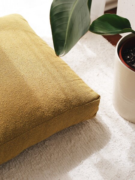 Hanah Home Polštář na podlahu DOKUMA hořčicový