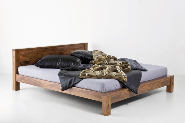 Masivní postel 200x160 - Atri
