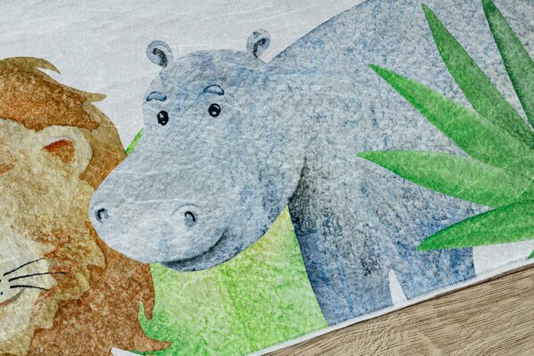 Makro Abra Dětský kusový koberec vhodný k praní BAMBINO 54090 Hroch Lev Žirafa Opička bílý zelený Rozměr: 80x150 cm