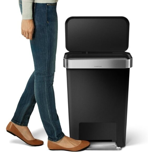 Obdélníkový pedálový koš 45 l, černý plast/nerez, černá