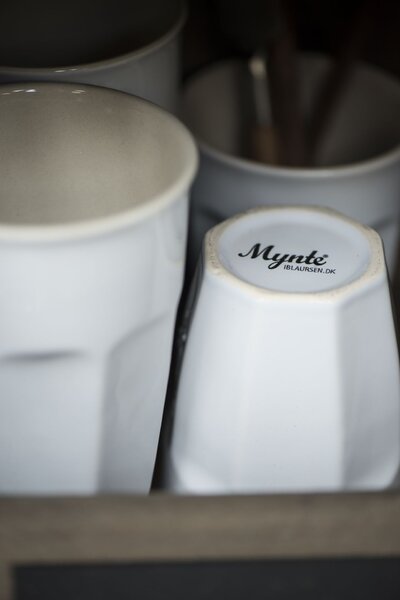 Latte hrneček Mynte Pure White 250 ml