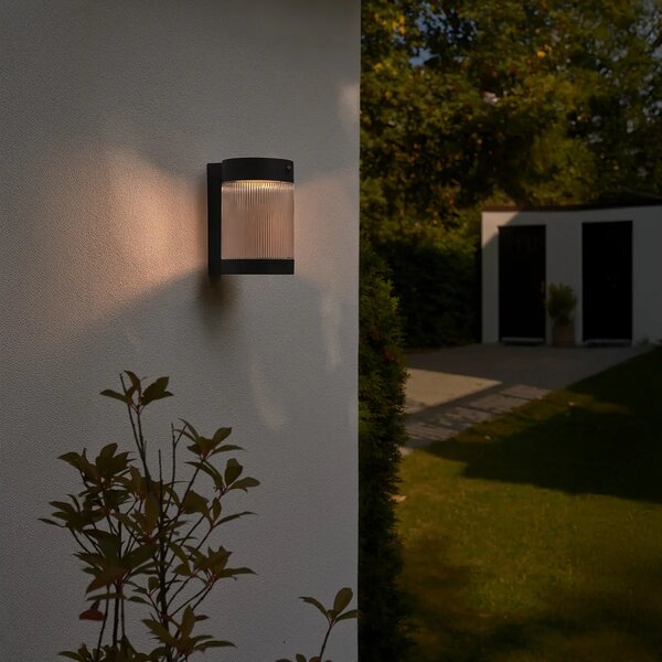 Nástěnné svítidlo Nordlux Coupar Solar, ø 14 cm, š. 18 cm, v. 22 cm