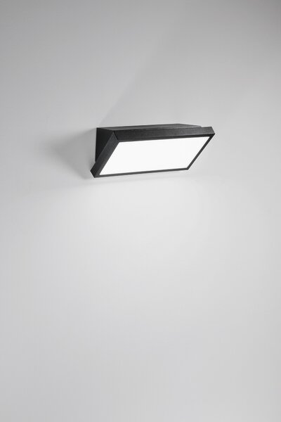 FAN LED-W-RIM-NER Nástěnné LED svítidlo Rim (černé) 20 W, 2500 lm, 4000 K, IP54, 26 x 8,7 x 13,2 cm - FANEUROPE