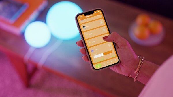 Chytrá stolní lampa Wifi Ball Magic Mini RGBW USB