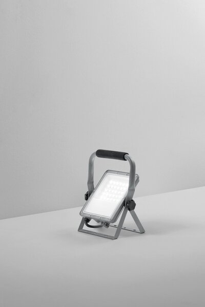 FAN LED-ESUS-P30 LED reflektor ESUS 30 W, CCT, stříbrný, IP65, s držákem - FANEUROPE