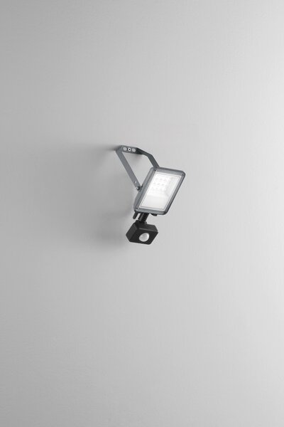 FAN LED-ESUS-S10 LED reflektor ESUS 10 W, CCT, stříbrný, IP54, s čidlem - FANEUROPE