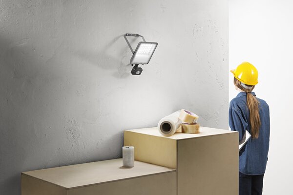 FAN LED-ESUS-S10 LED reflektor ESUS 10 W, CCT, stříbrný, IP54, s čidlem - FANEUROPE