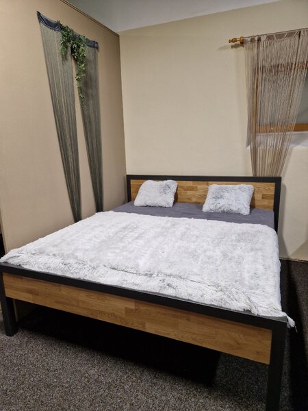 Nábytek ATIKA s.r.o. Kovová postel GENIUS 180x200 Antracit
